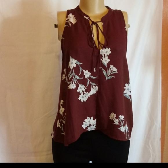 Gently-loved Sleeveless top - Picture 2 of 16